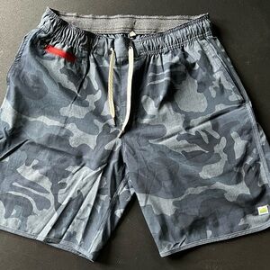Vuori Banks Blue Camo Short